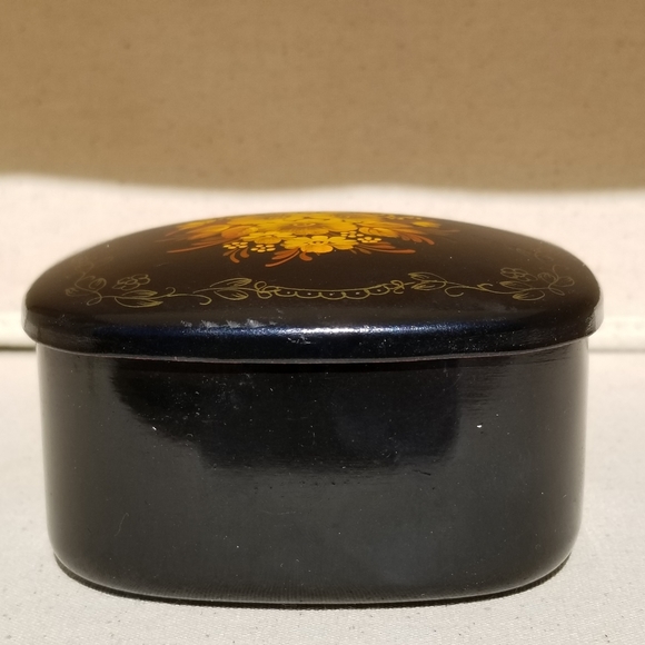 1121 Preowned Rare Handpainted Russian Jewelry Box - Picture 5 of 9